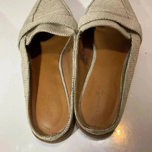 Universal thread slip on flats pointed toe used in good condition size 9.5-10 - Picture 4 of 7